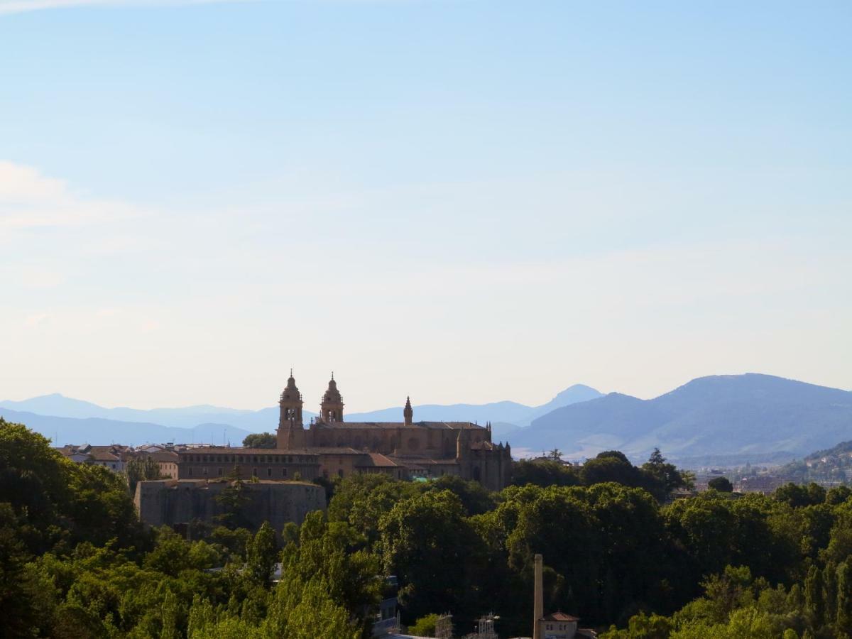 El Mirador De La Cuesta De Santo Domingo Apartment ปัมโปลนา ภายนอก รูปภาพ